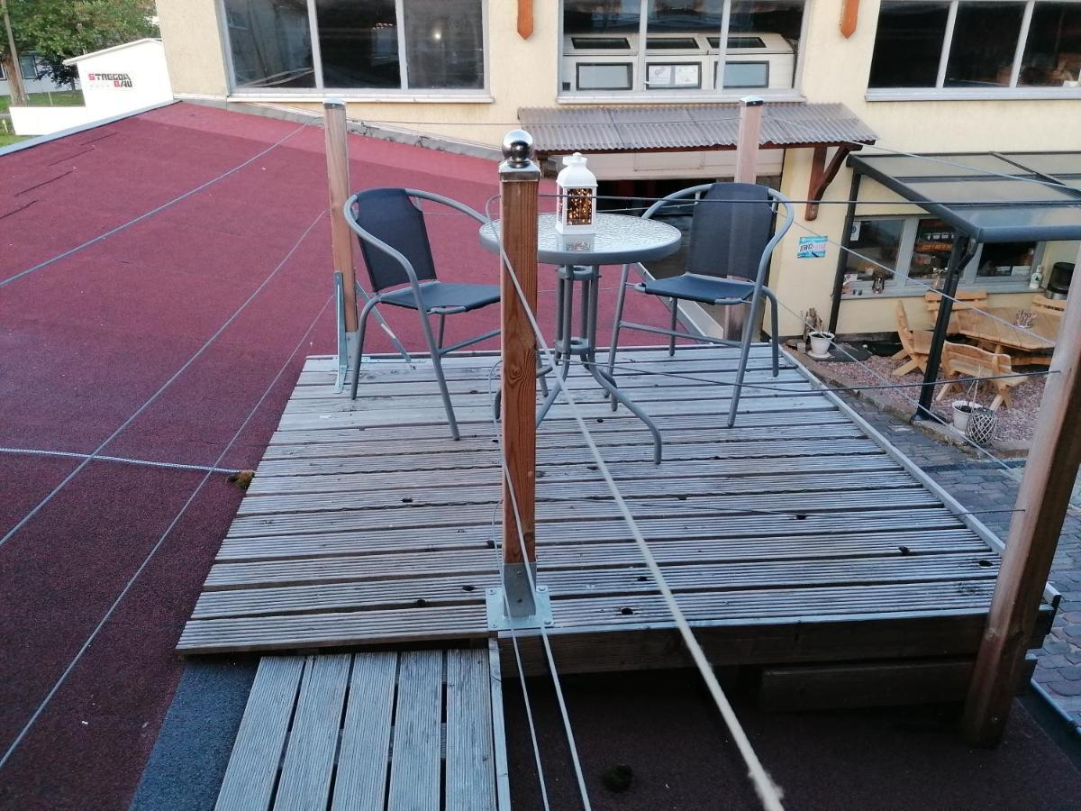 Wohnung Am Stadtrand Von Айзенах Екстериор снимка