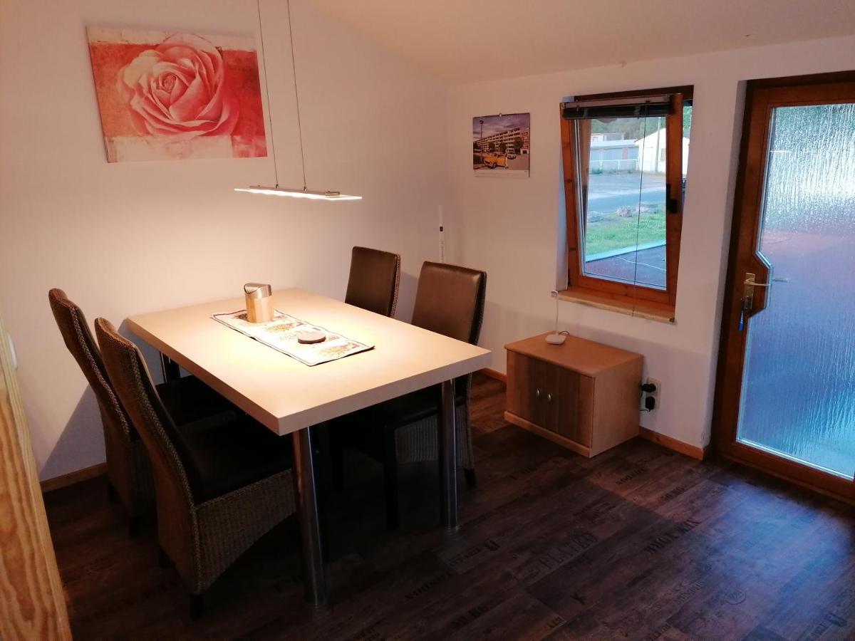 Wohnung Am Stadtrand Von Айзенах Екстериор снимка